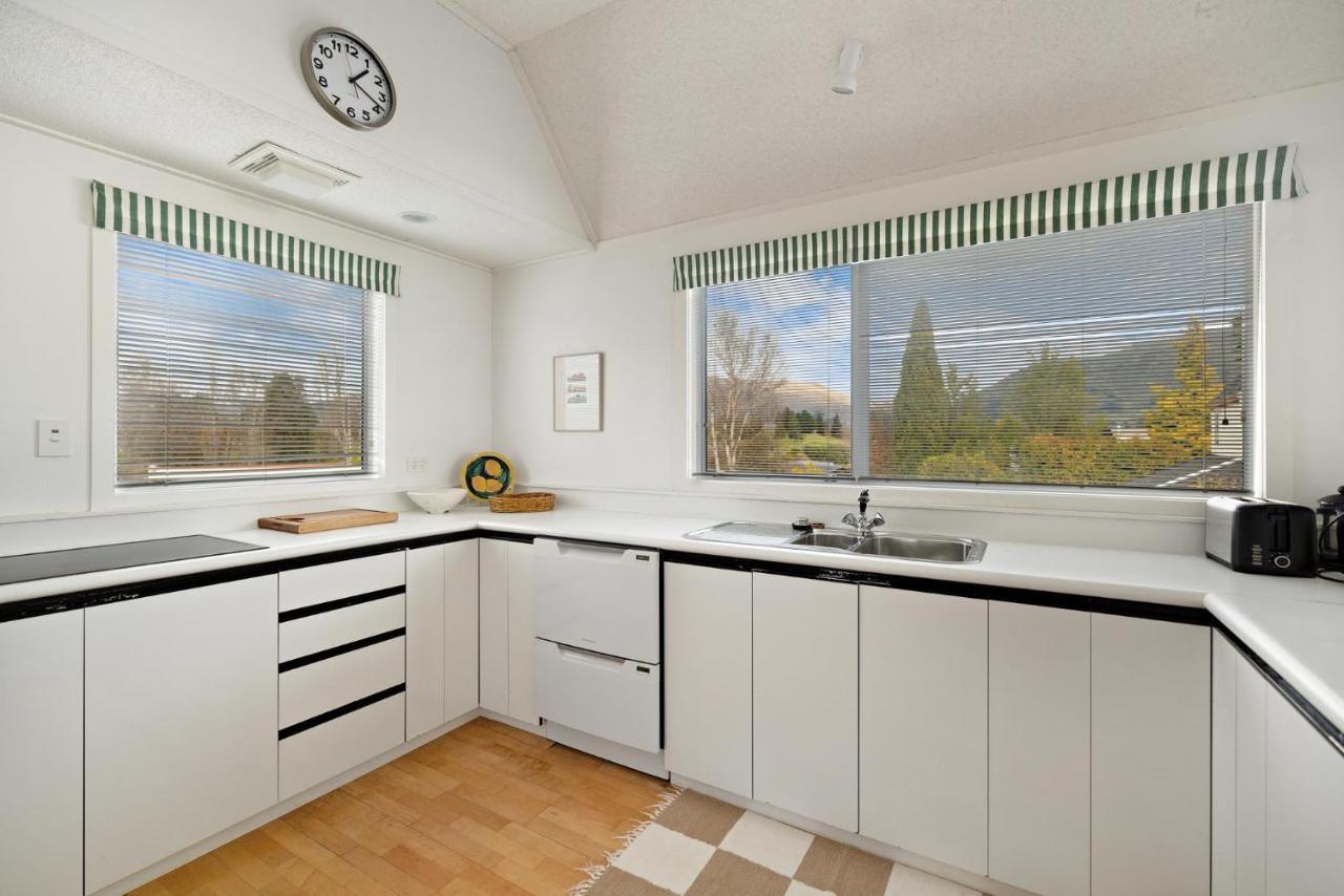 Charming Views Apartment Wanaka Exterior foto